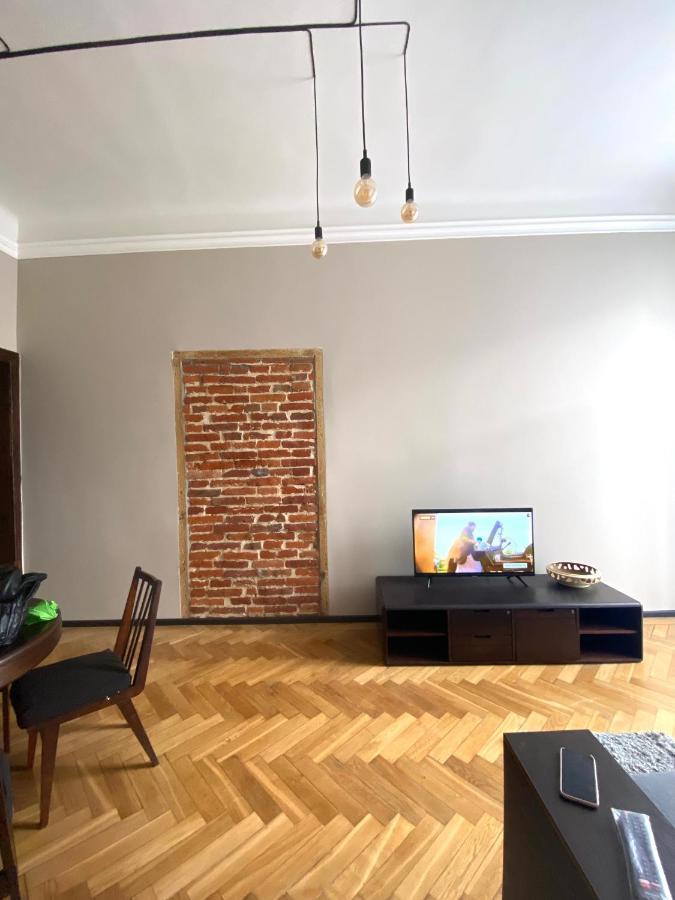 Центр На Вулиці Проспект Шевченка 12 Навпроти Макдональса З Балконом Appartement Lviv Buitenkant foto