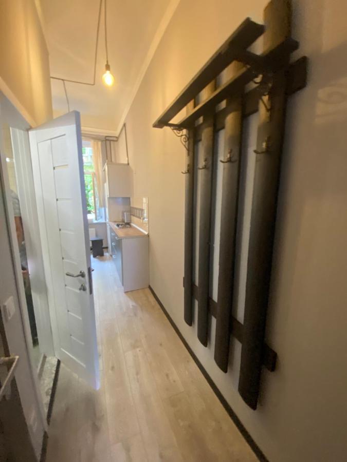 Центр На Вулиці Проспект Шевченка 12 Навпроти Макдональса З Балконом Appartement Lviv Buitenkant foto