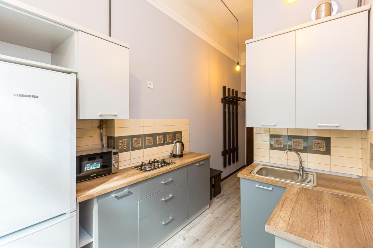 Центр На Вулиці Проспект Шевченка 12 Навпроти Макдональса З Балконом Appartement Lviv Buitenkant foto