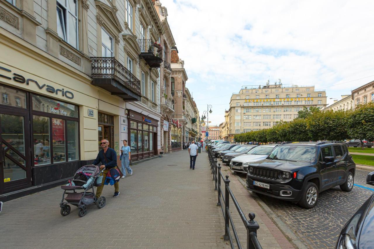 Центр На Вулиці Проспект Шевченка 12 Навпроти Макдональса З Балконом Appartement Lviv Buitenkant foto