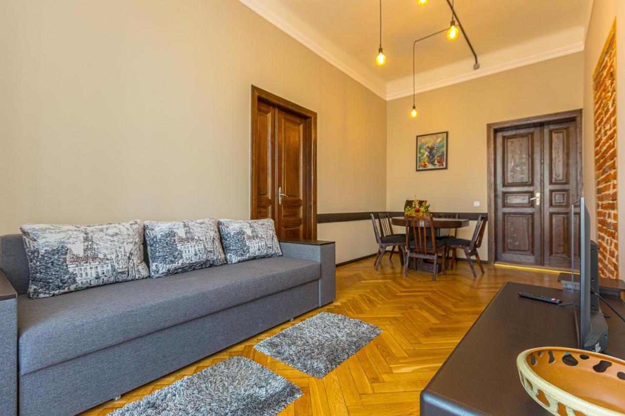 Центр На Вулиці Проспект Шевченка 12 Навпроти Макдональса З Балконом Appartement Lviv Buitenkant foto